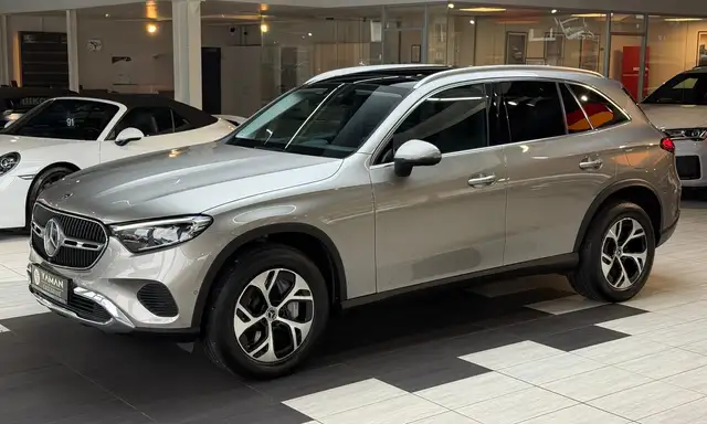 Mercedes-Benz GLC view 2