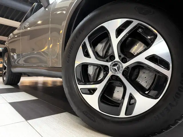 Mercedes-Benz GLC view 5