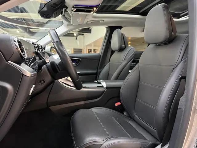 Mercedes-Benz GLC view 11