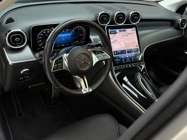 Mercedes-Benz GLC view 12
