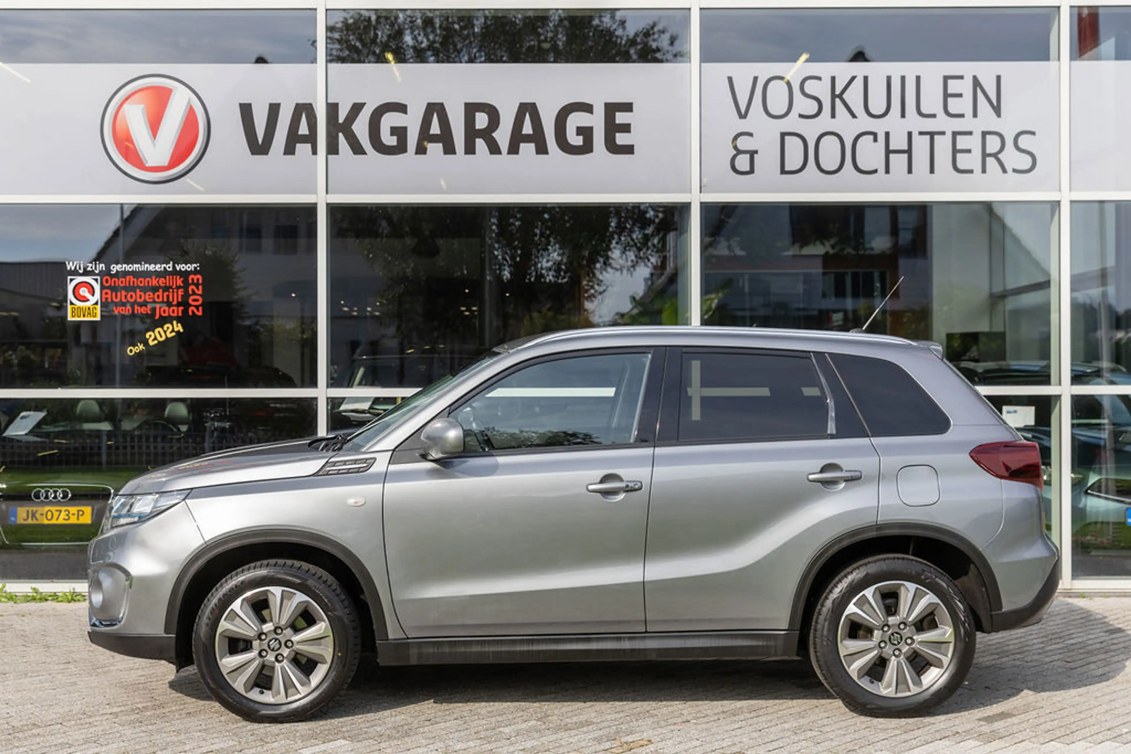 Suzuki Vitara 1.5 Hybrid Privilege Style — photo 2