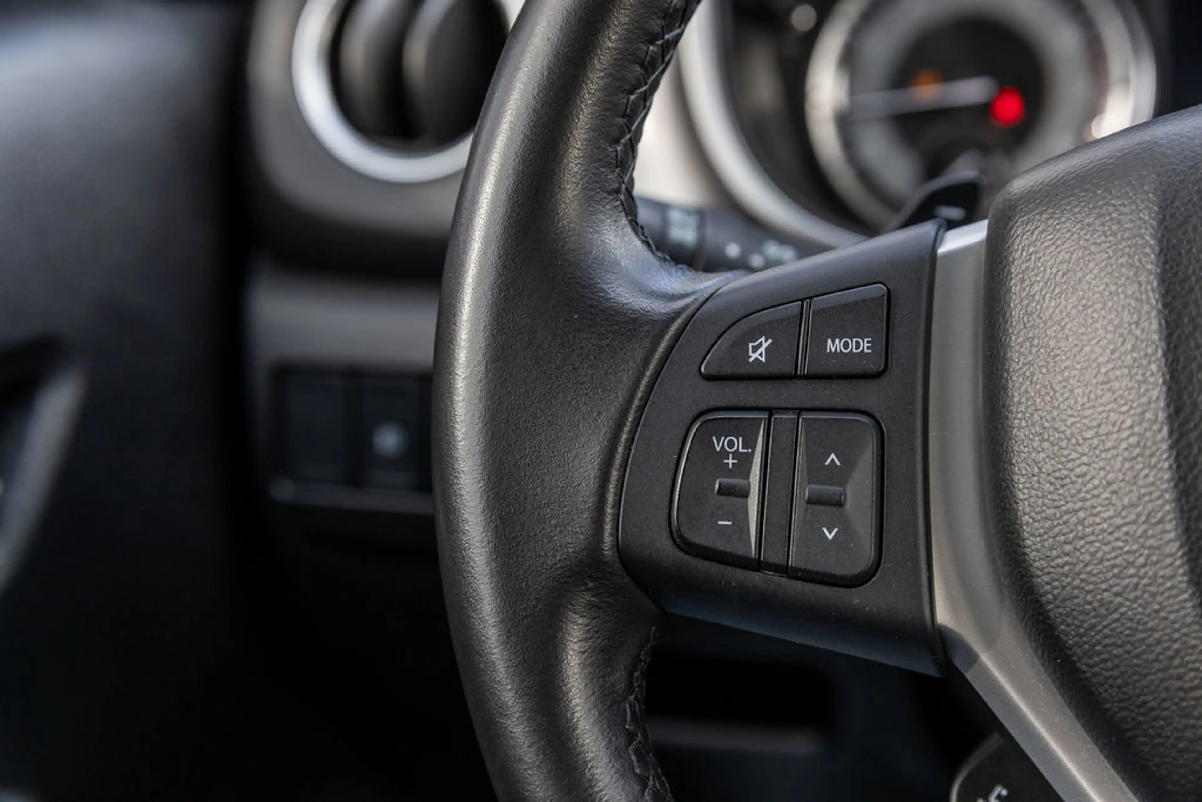 Suzuki Vitara 1.5 Hybrid Privilege Style — photo 11