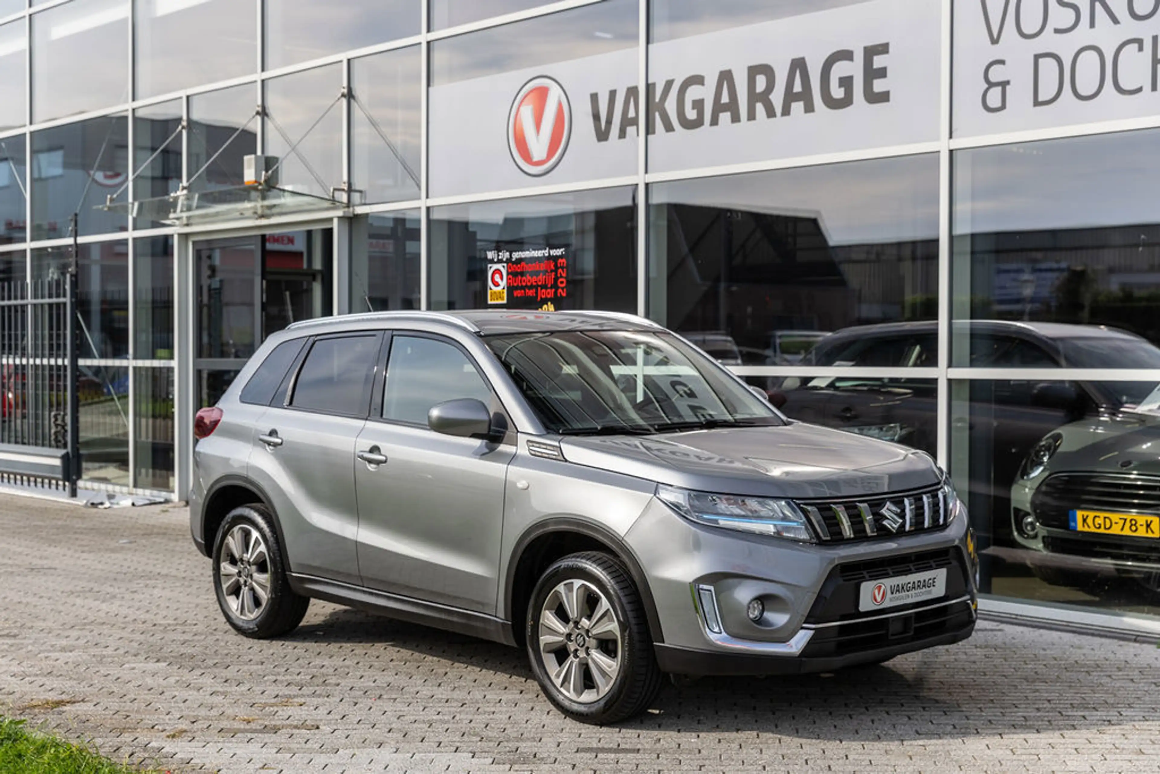 Suzuki Vitara 1.5 Hybrid Privilege Style — photo 45