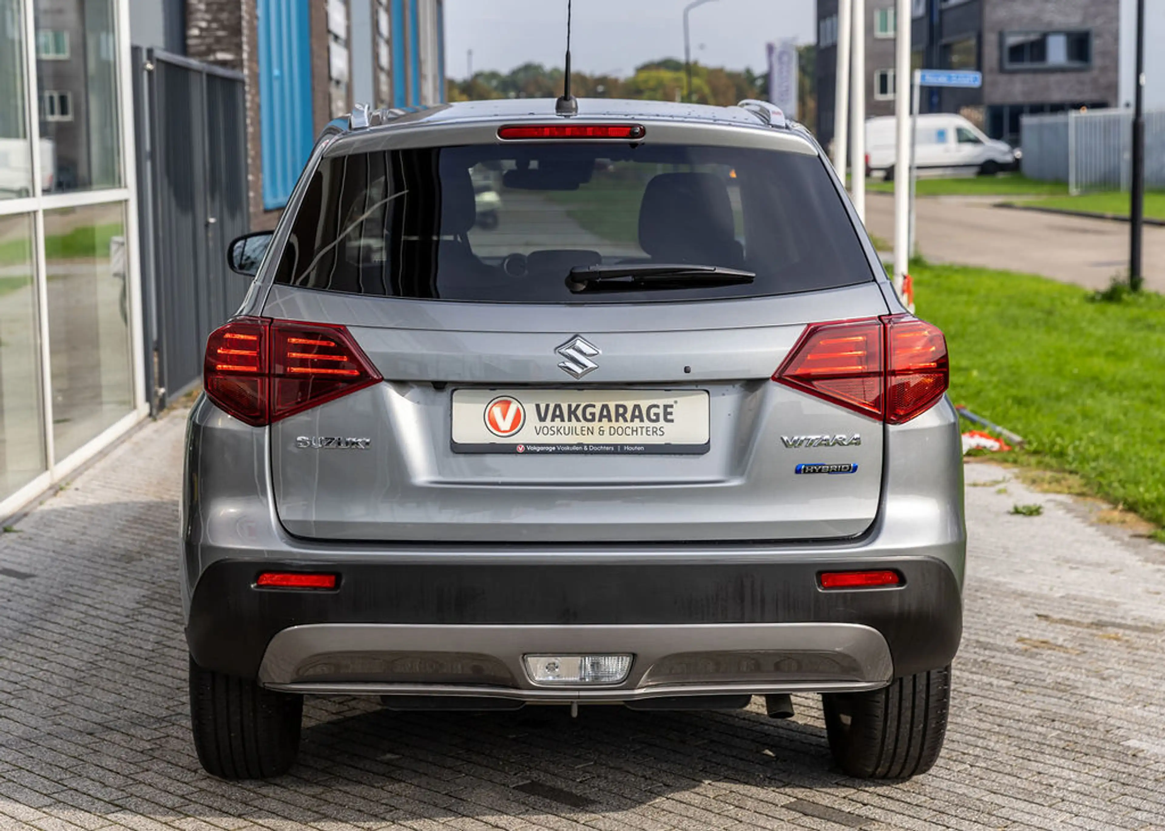 Suzuki Vitara 1.5 Hybrid Privilege Style — photo 42