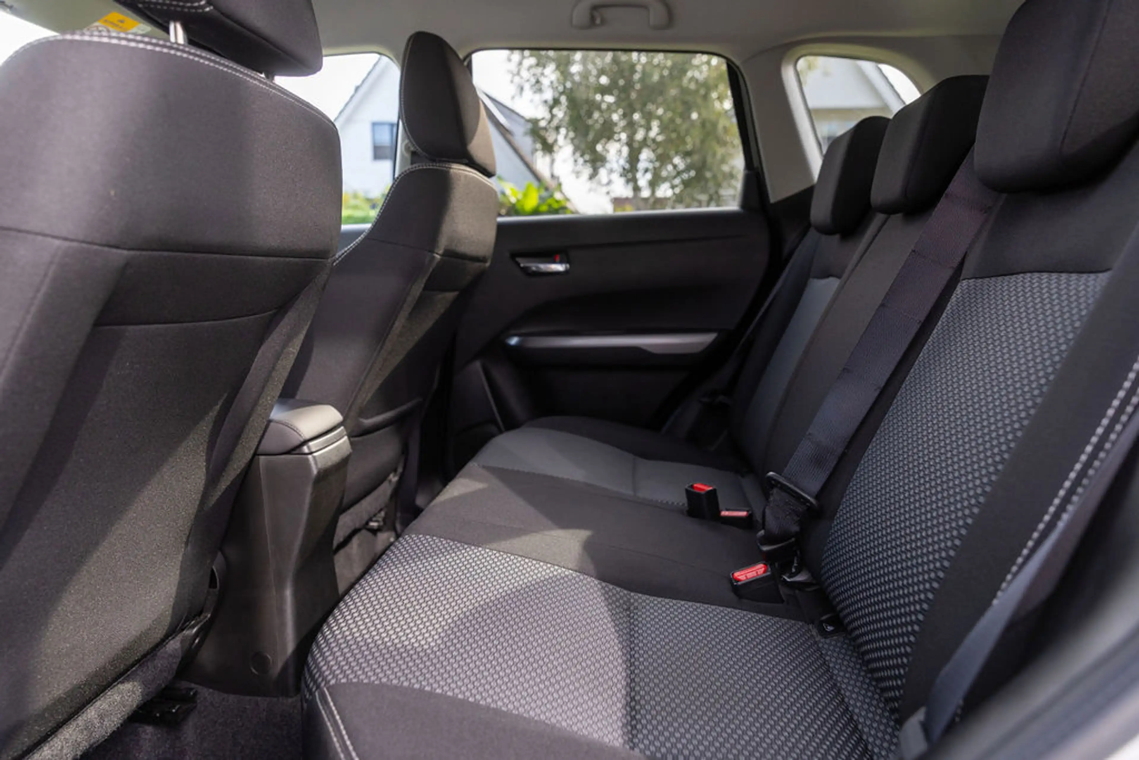 Suzuki Vitara 1.5 Hybrid Privilege Style — photo 36