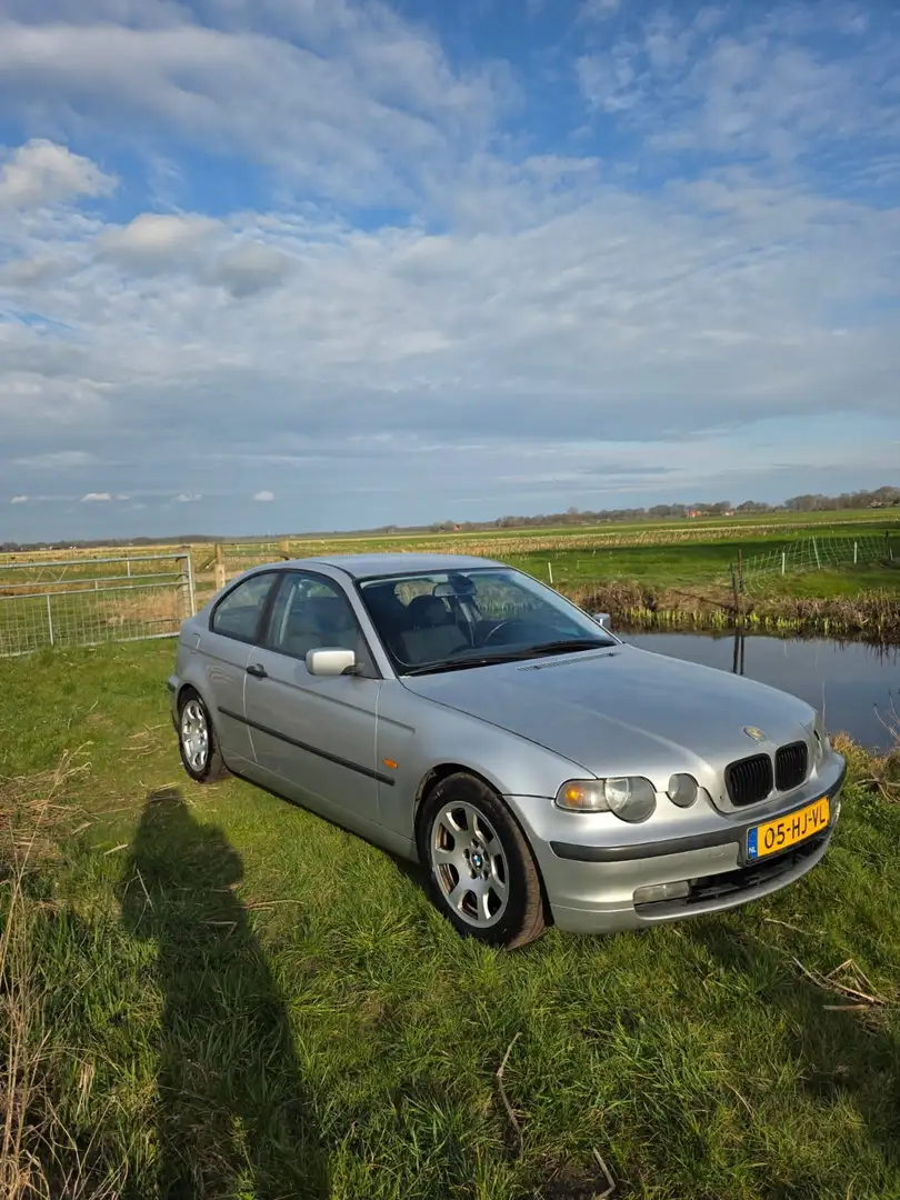 BMW 330 1.8 Серебристый - 2