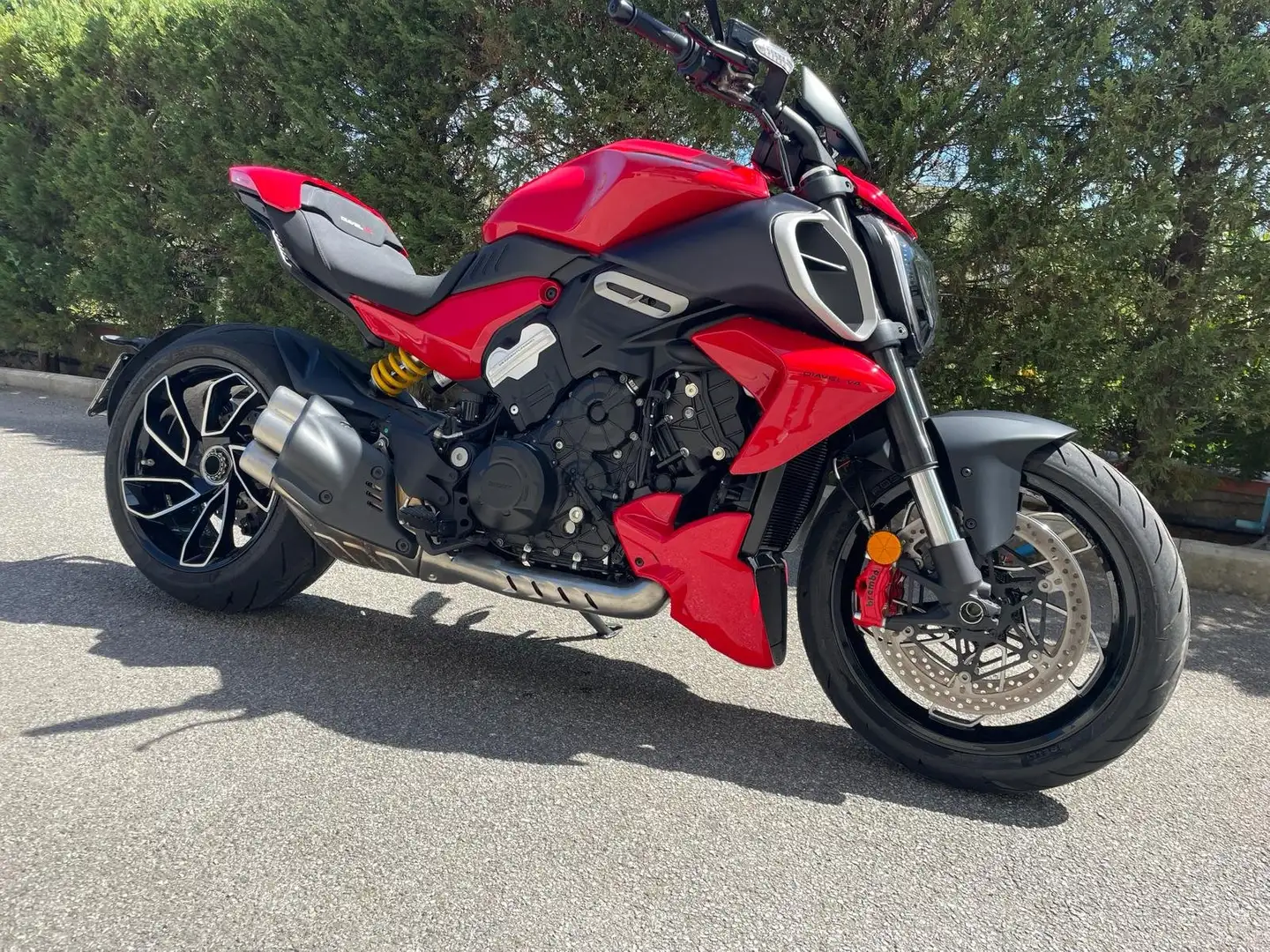 Ducati Diavel V4 Rosso - 1