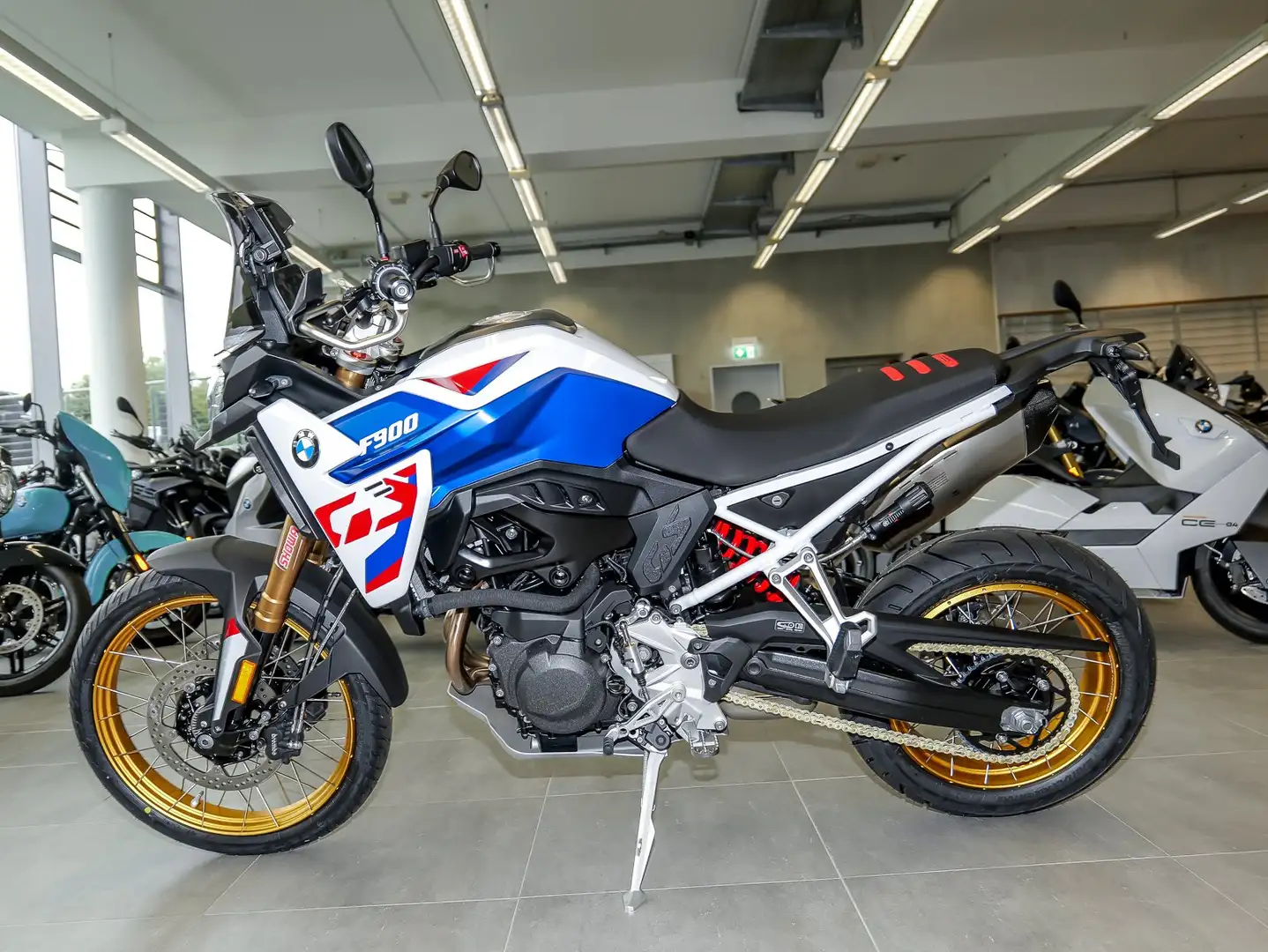 BMW F 900 GS Vollausstattung Синій - 2