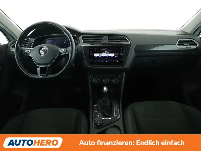 Volkswagen Tiguan view 12