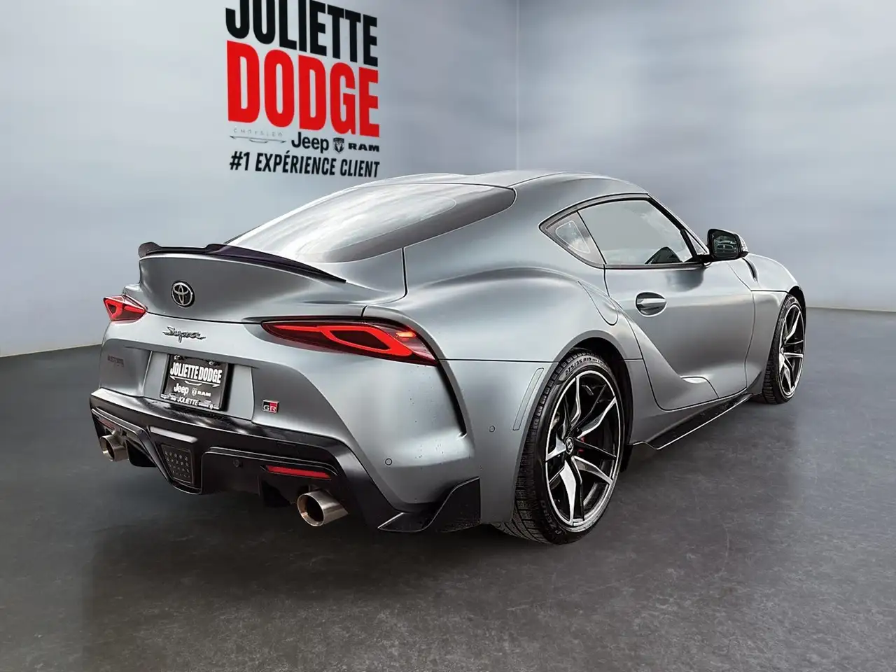 Toyota GR Supra снимка Toyota GR Supra