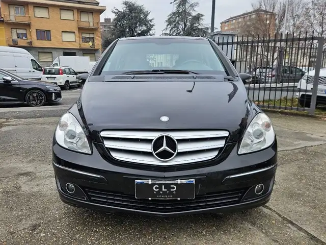 Mercedes-Benz B Class view 2