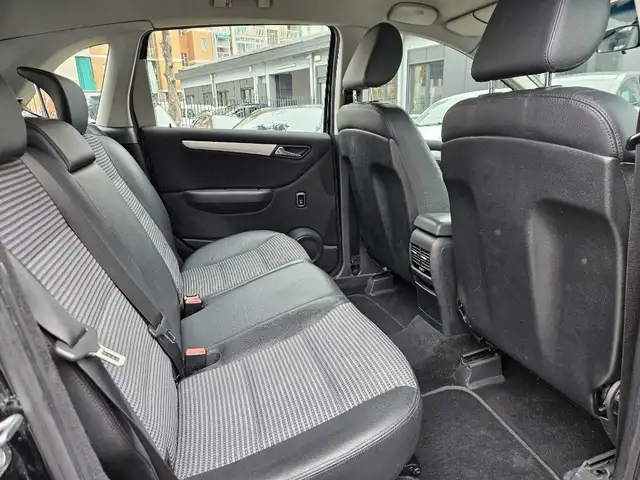 Mercedes-Benz B Class view 11