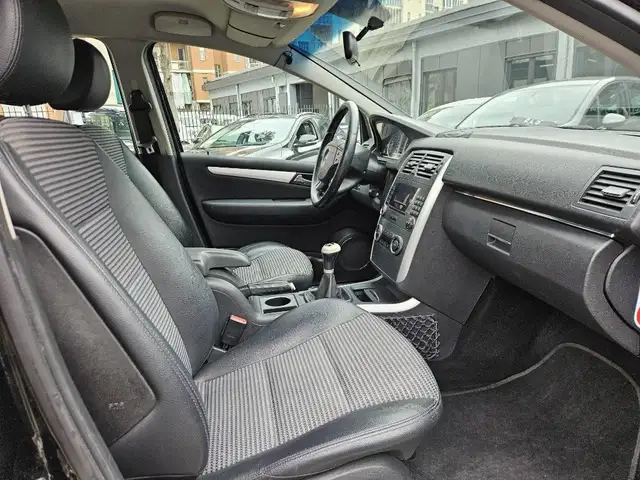 Mercedes-Benz B Class view 10