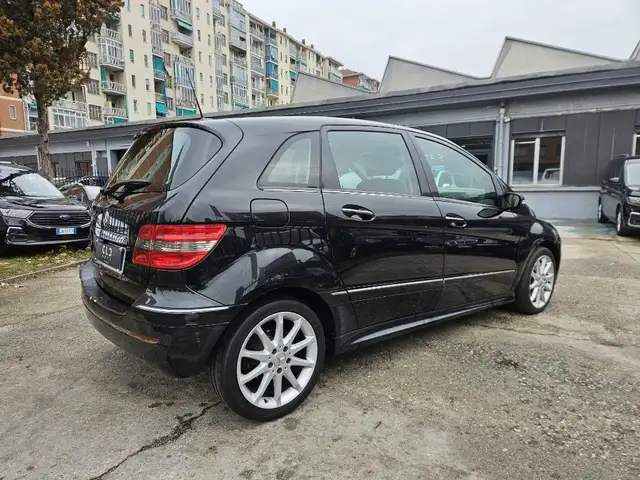 Mercedes-Benz B Class view 4