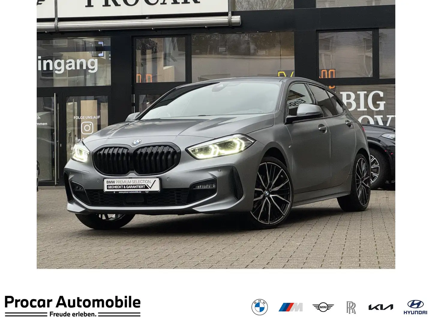 BMW 118 i M Sport AdapLED PA RFK Pano H/K Lhz LC Prof Grau - 1