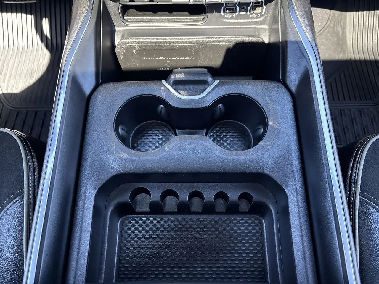 RAM 2500 снимка RAM 2500