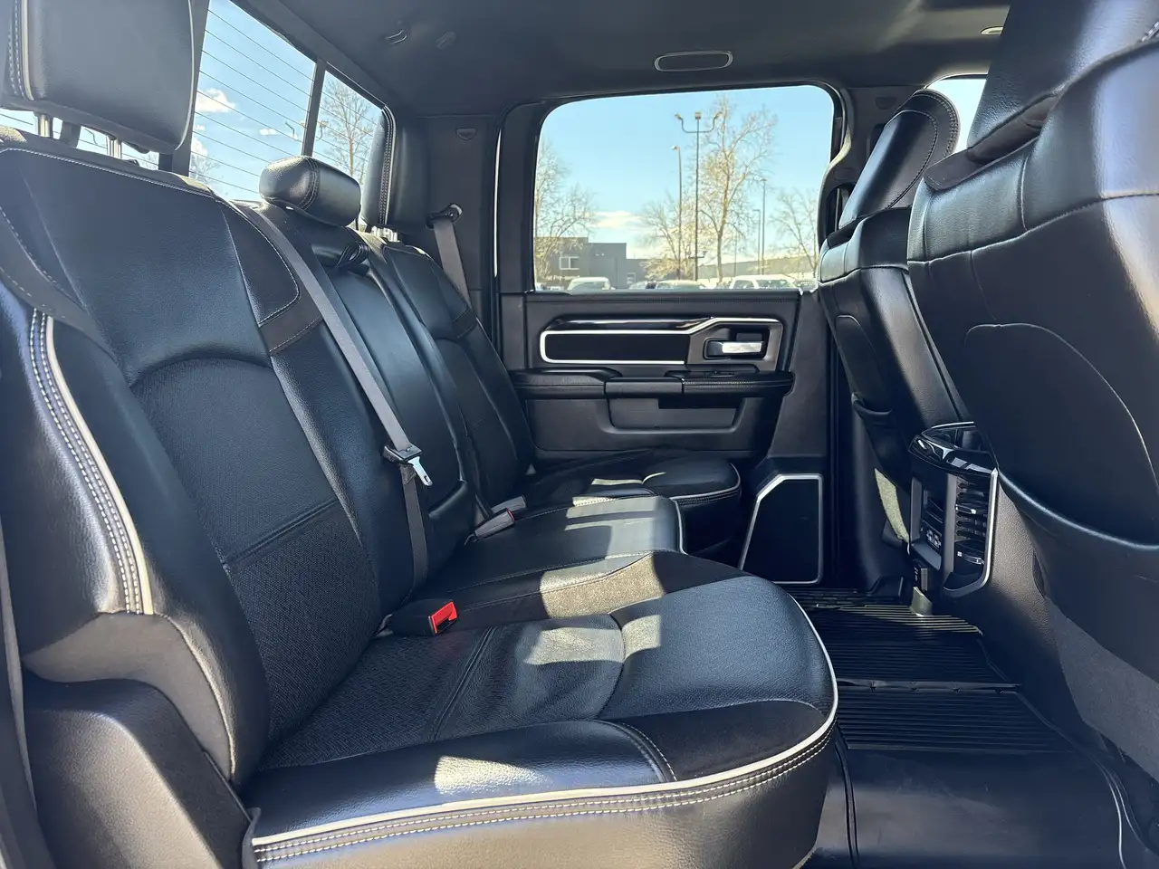 RAM 2500 снимка RAM 2500