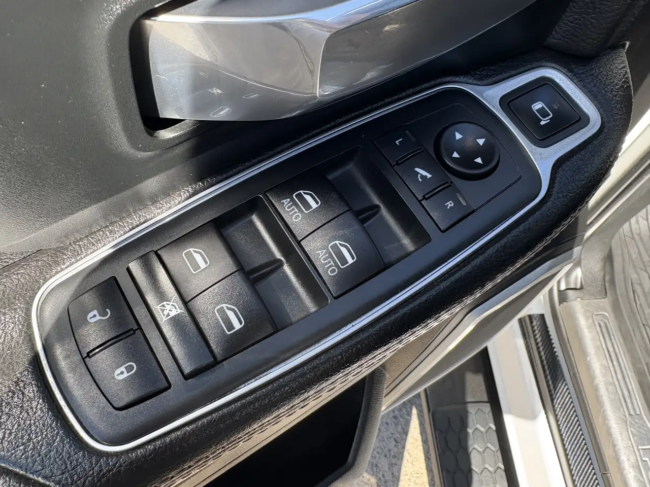 RAM 2500 снимка RAM 2500