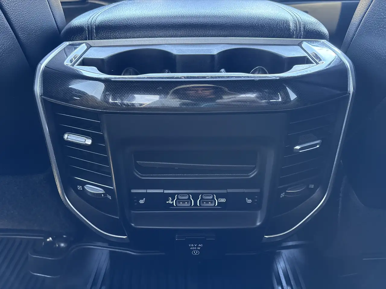 RAM 2500 снимка RAM 2500