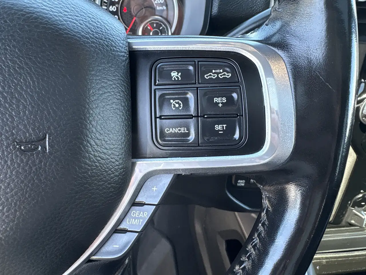 RAM 2500 снимка RAM 2500