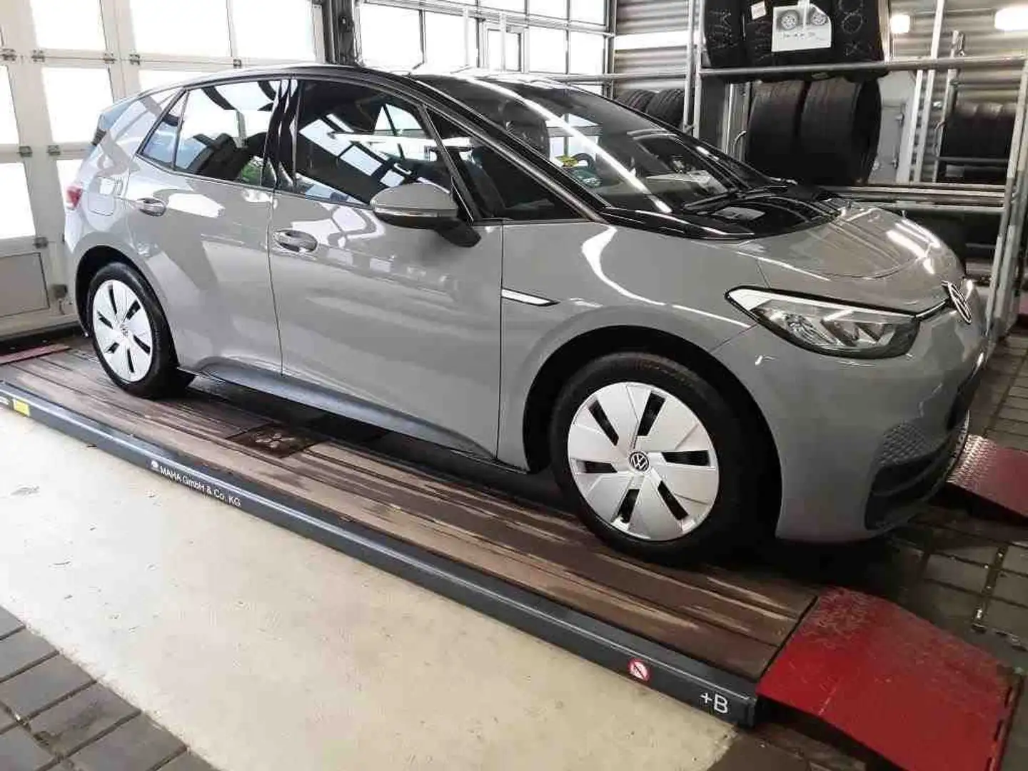 Volkswagen ID.3 Pure Performance 110 kW/LED/DAB/PDC/+ Gris - 2