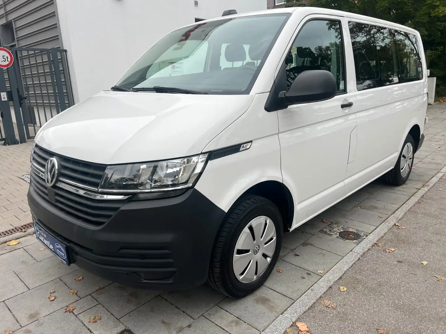 Volkswagen T6 Transporter T6.1 Transporter Kombi 9 SITZER/2xKLIMA/2xSHZ Blanc - 2