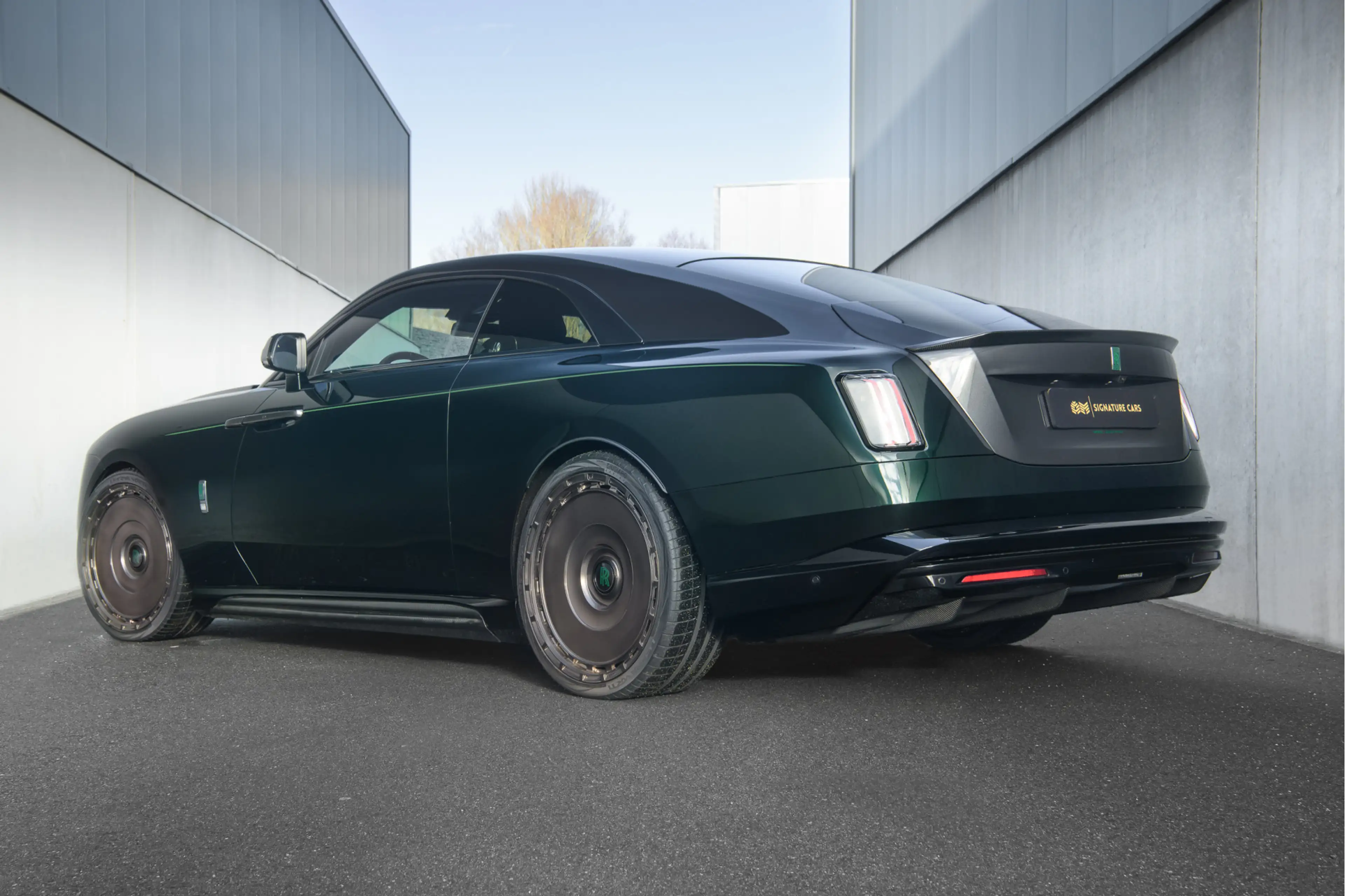 Rolls-Royce Spectre Novitec Spofec Emerald Green Vossen 24" AWD 102 kW — photo 2