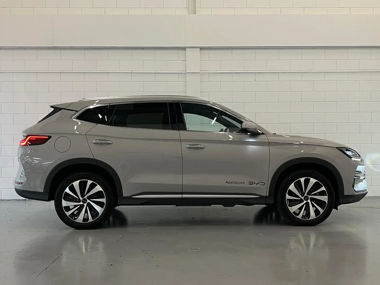 BYD Seal U 1.5 T DM-i AWD Design | PANORAMADAK | STUURVERWARM Grijs - 2