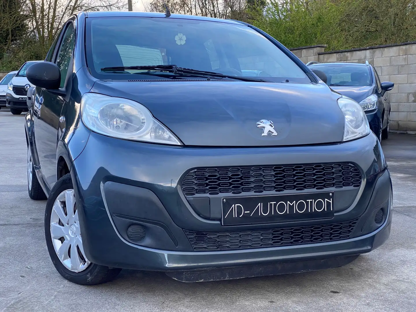 Peugeot 107 1.0i*SHOW-ROOM*1ER MAIN*GARANTIE 12 MOIS!A SAISIR! Grijs - 2