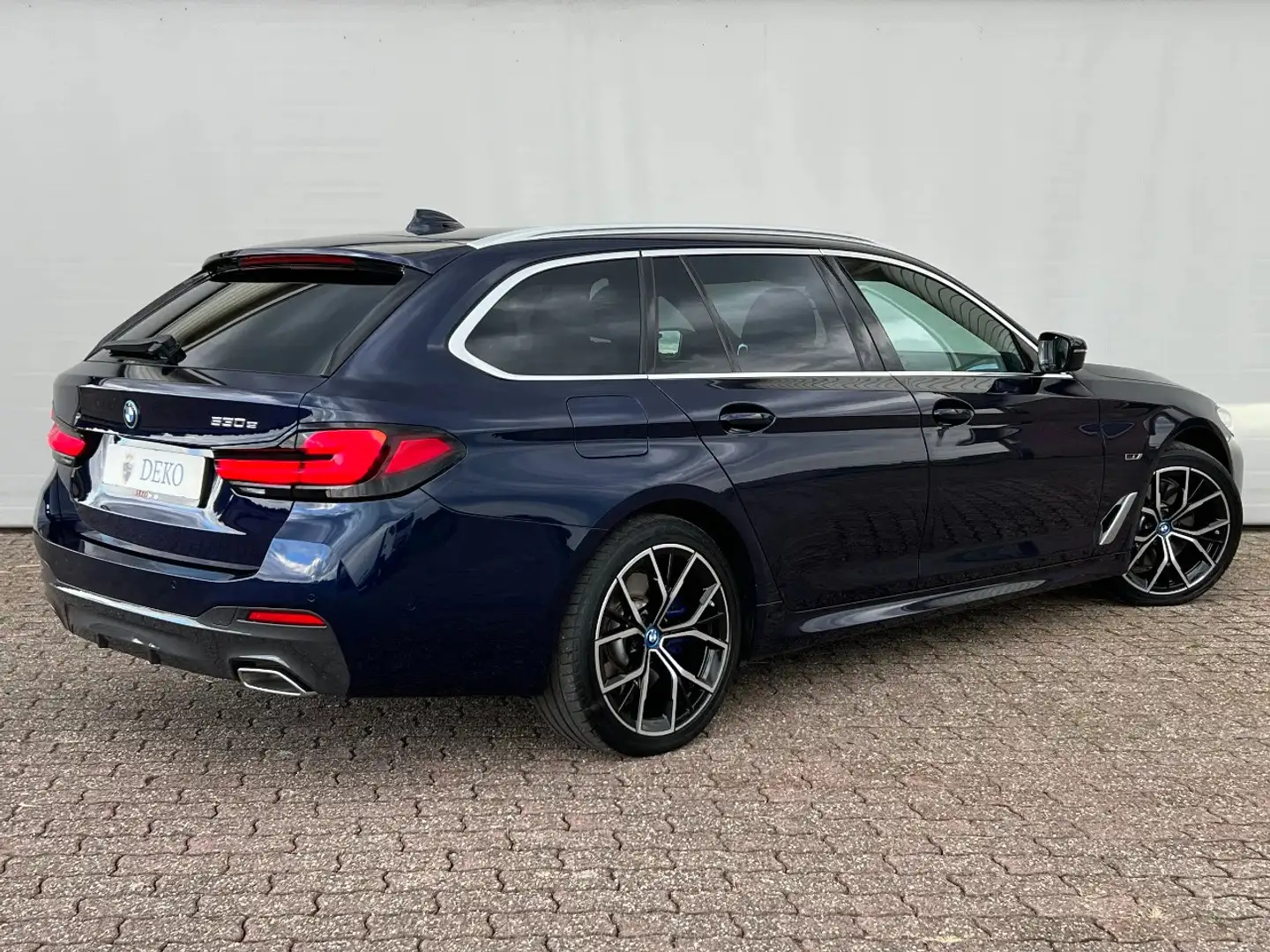 BMW 530 5-serie 530e PHEV | M Sport | Panoramadak | Sports Blauw - 2