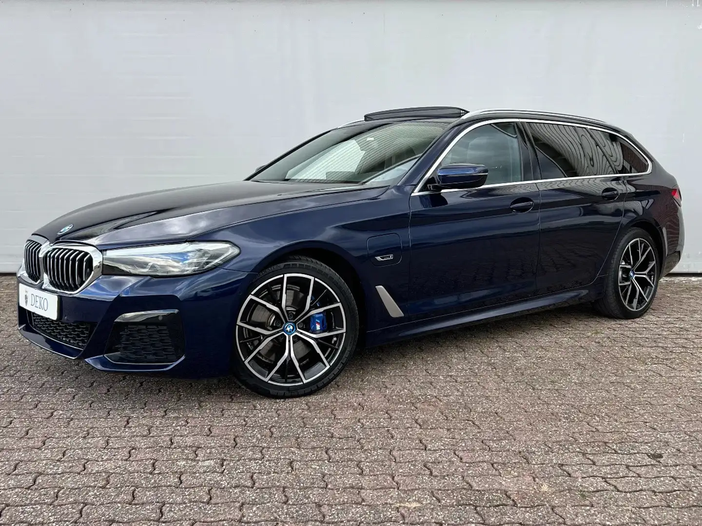 BMW 530 5-serie 530e PHEV | M Sport | Panoramadak | Sports Blauw - 1