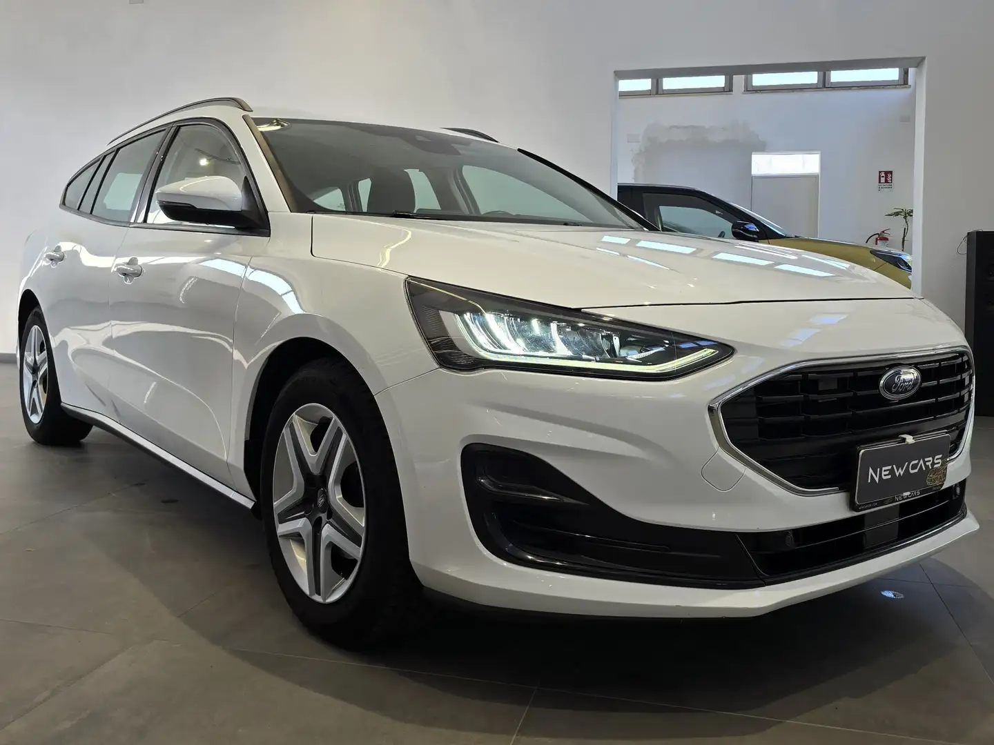 Ford Focus Focus SW 1.5 ecoblue Business 120cv auto Bianco - 2