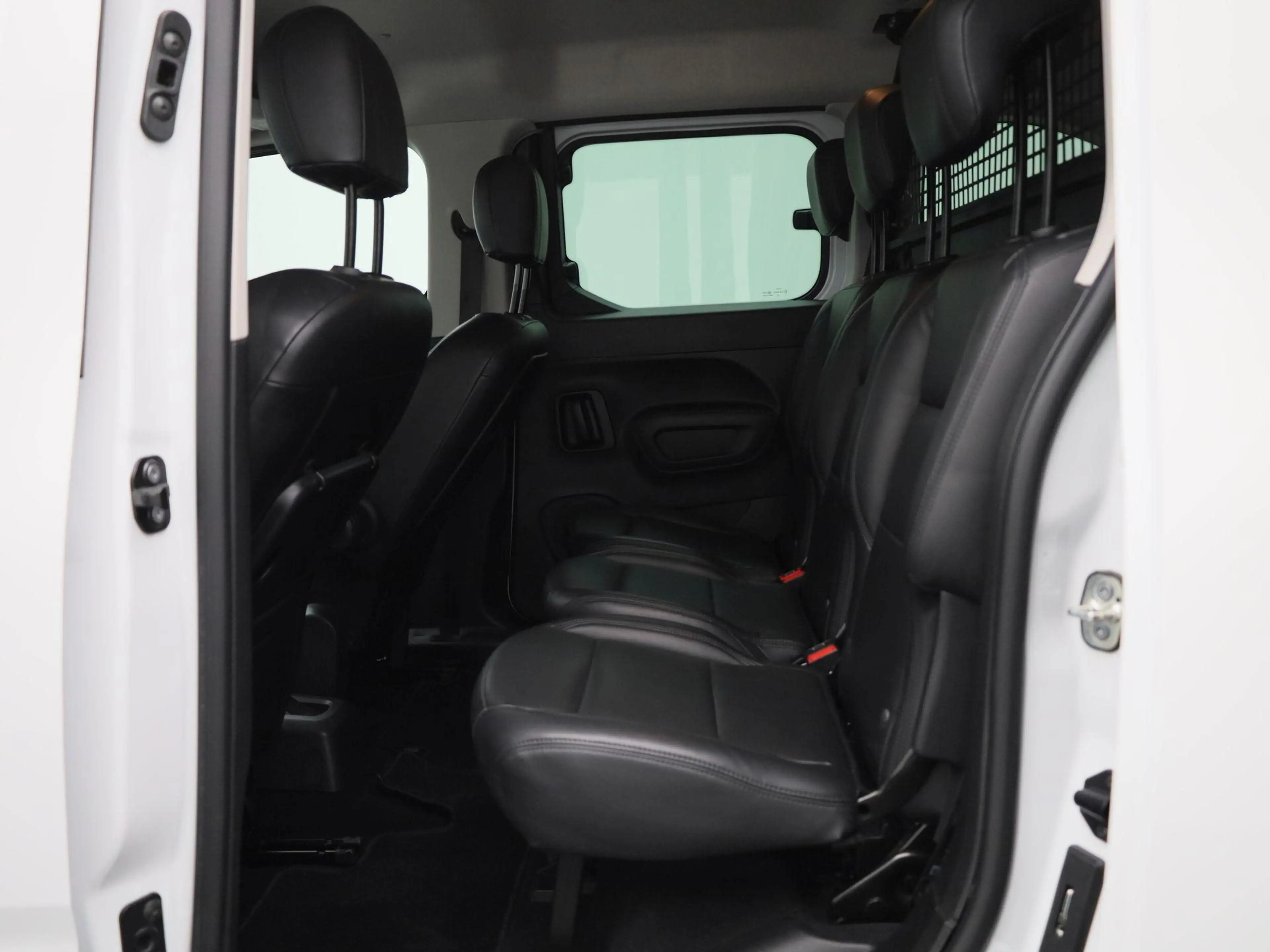 Opel Combo DC L1H1 1.5 Turbo D 100 S/S MT6 — photo 12