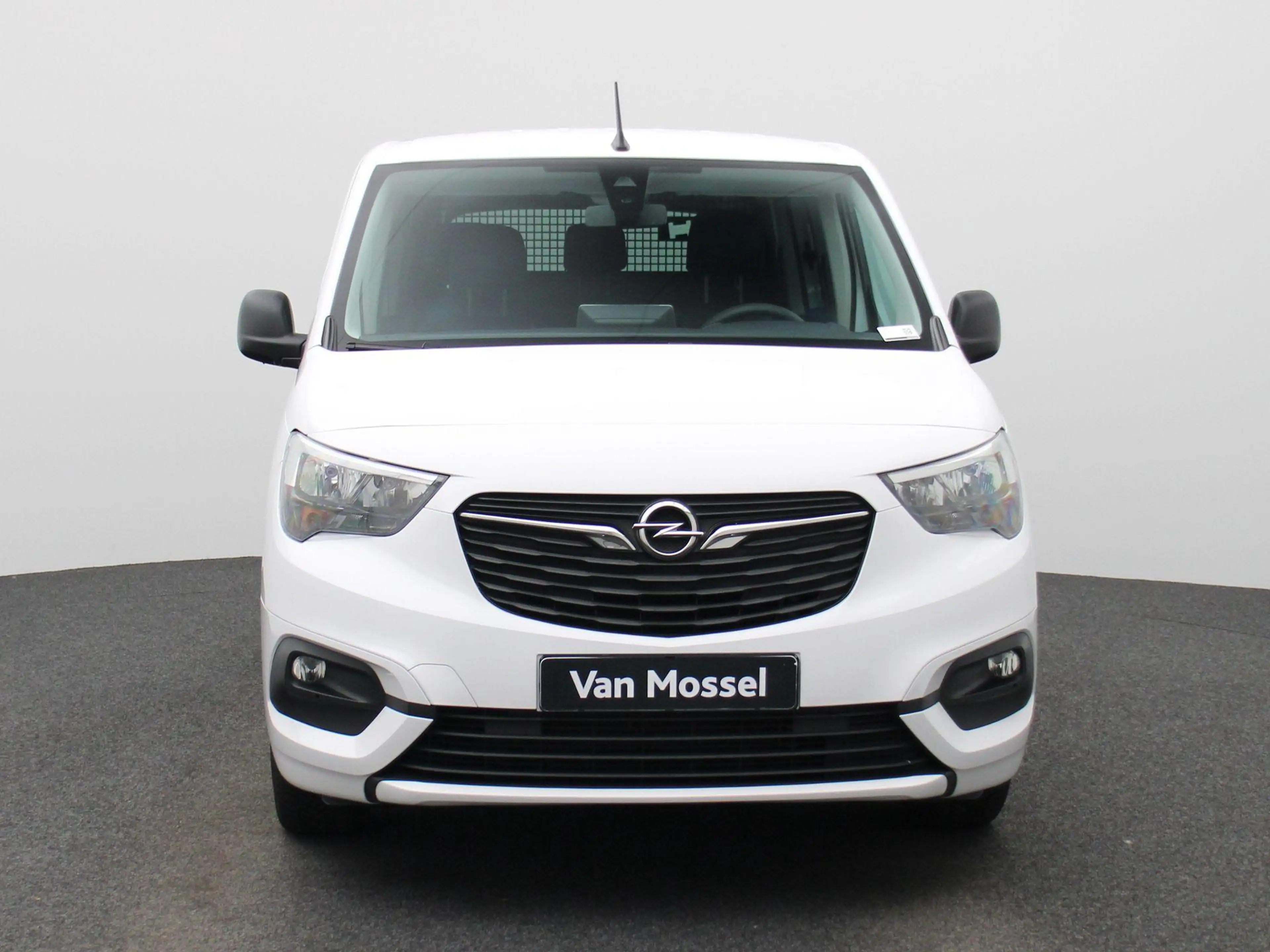 Opel Combo DC L1H1 1.5 Turbo D 100 S/S MT6 — photo 3