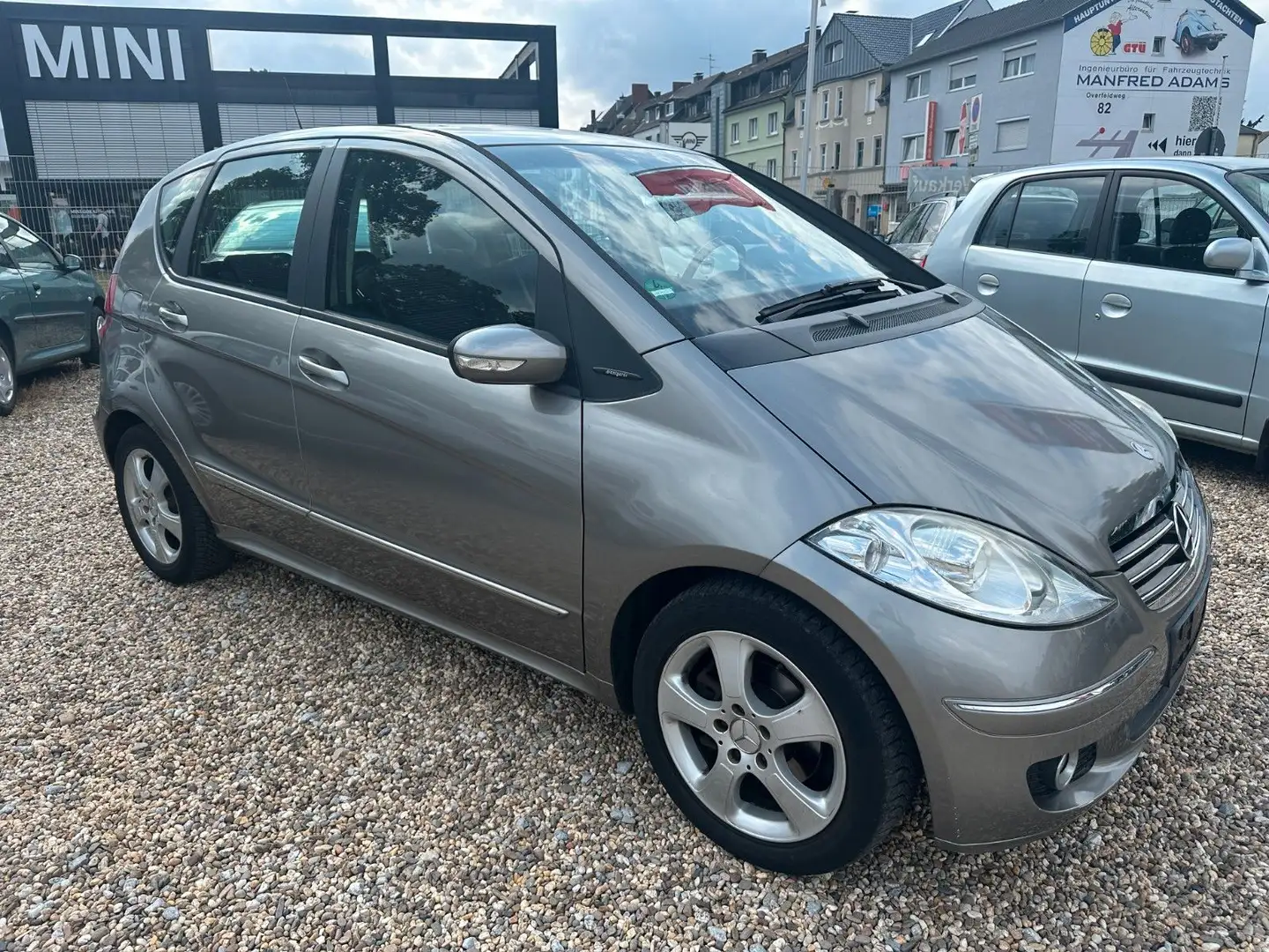 Mercedes-Benz A 200 A  200 Automatik Sitzheizung/SSD Grau - 2