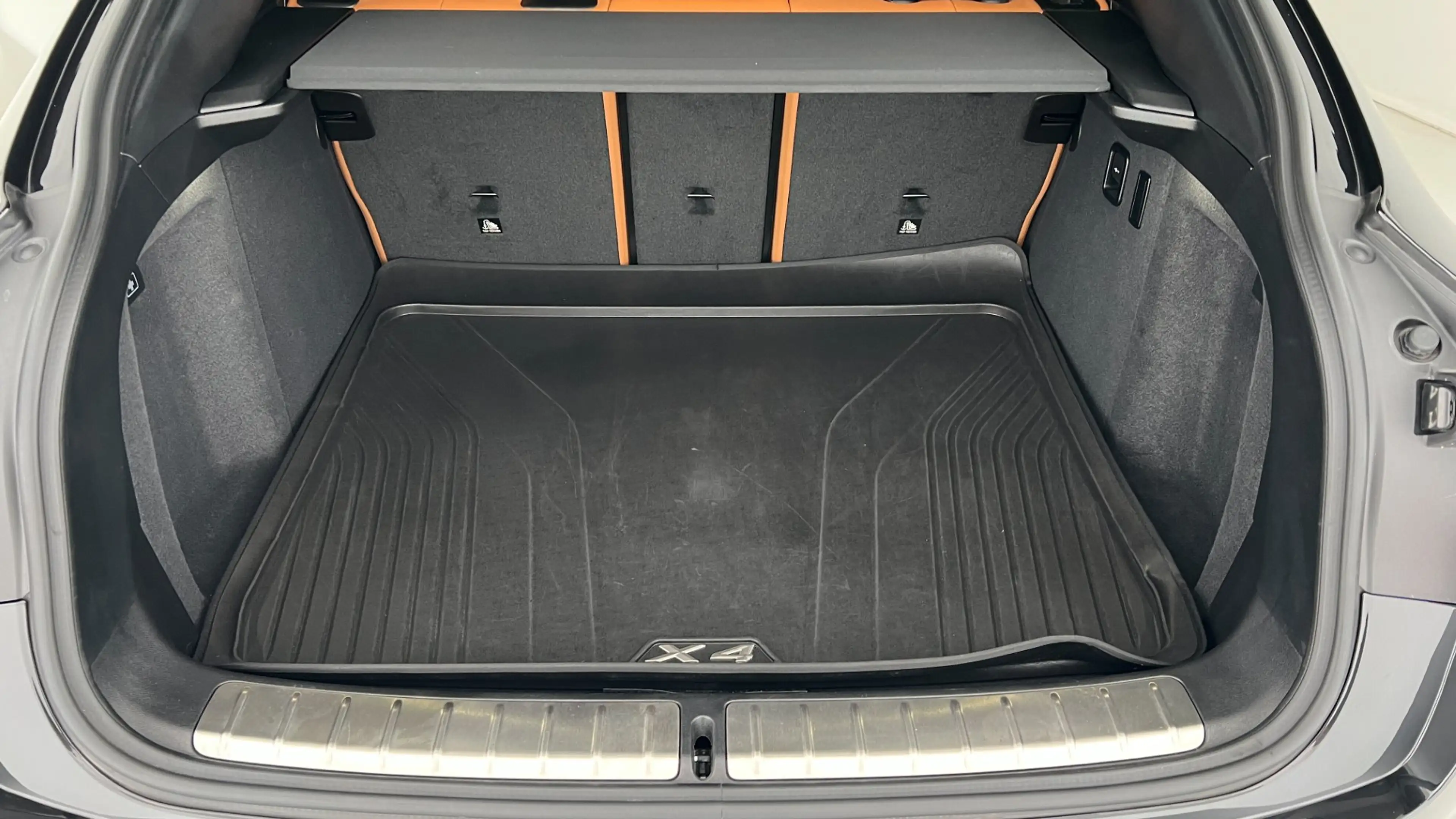 BMW X4 xDrive20d — photo 9