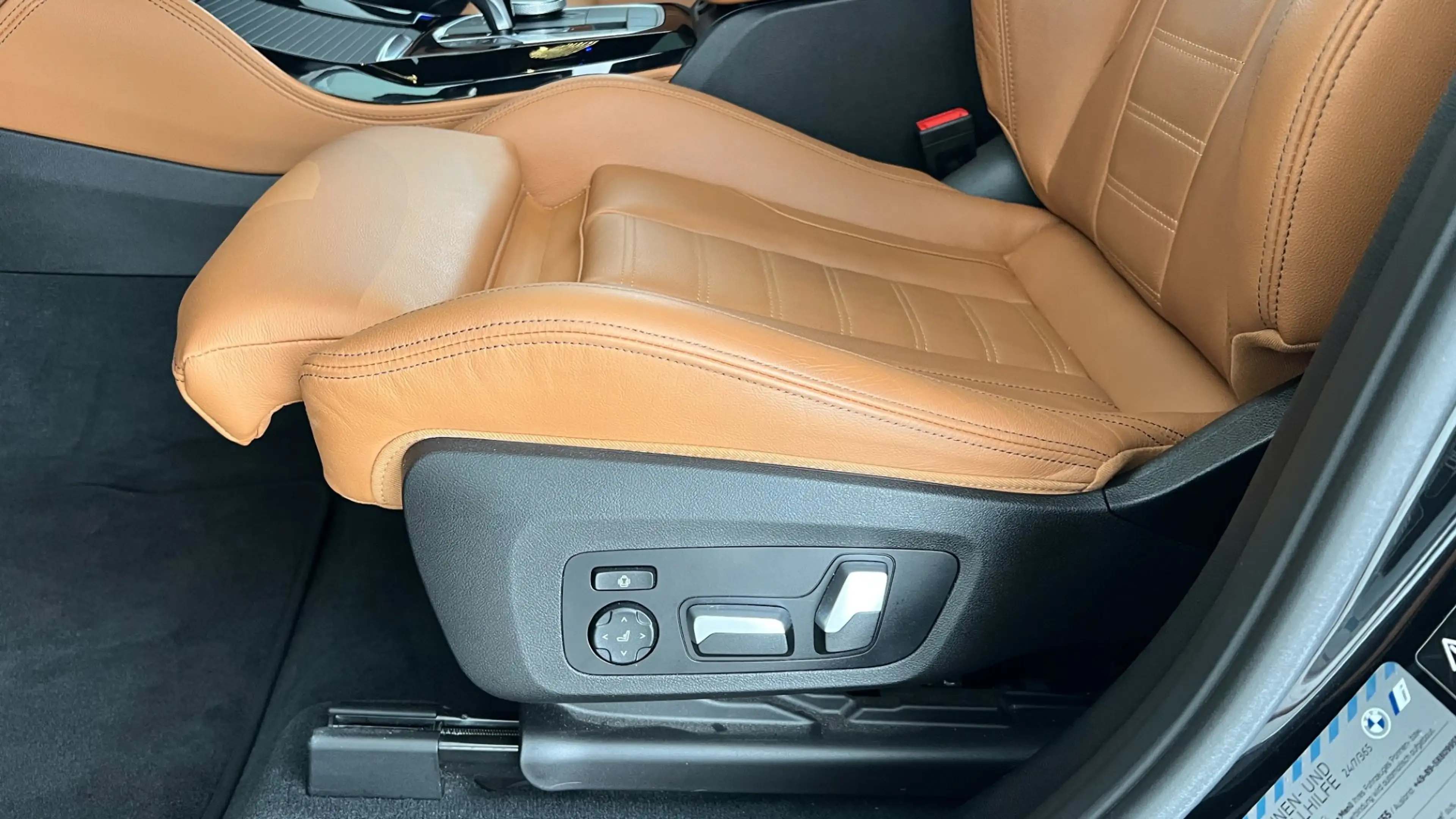 BMW X4 xDrive20d — photo 14