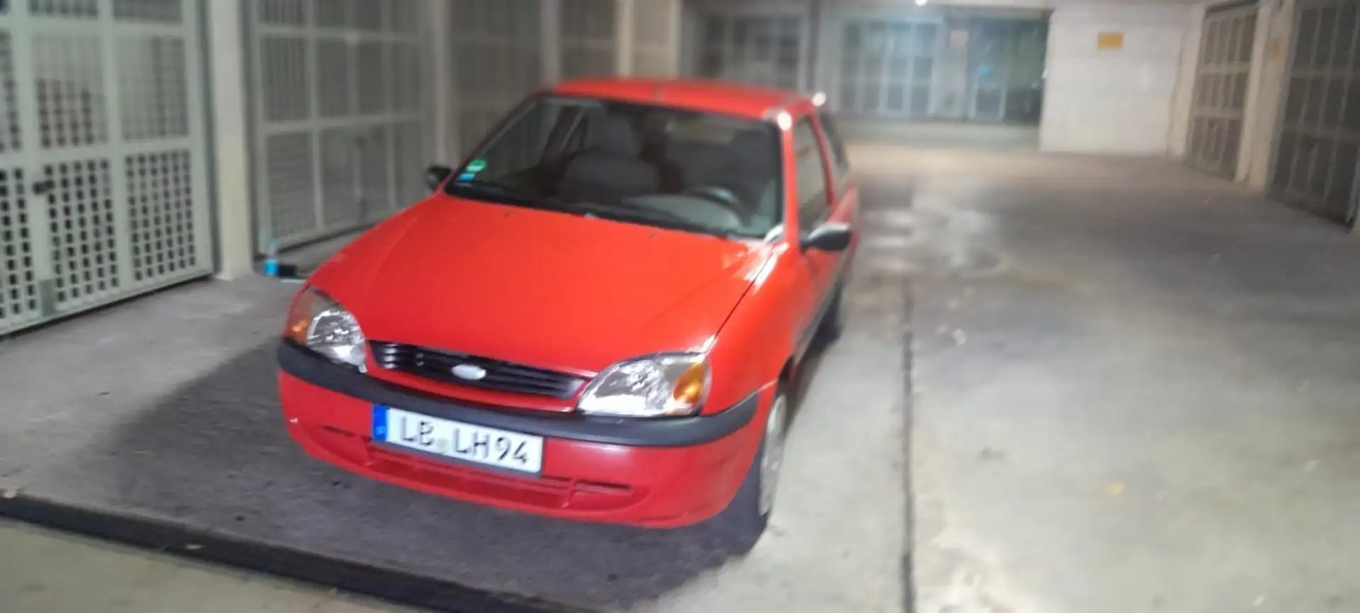 Ford Fiesta Courier - 1