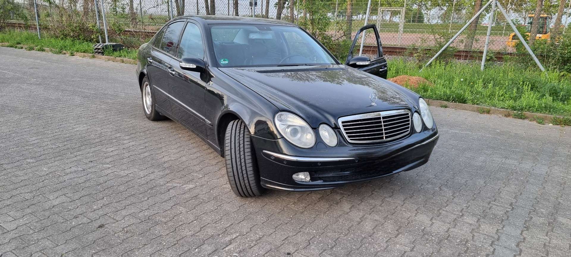 Second hand Mercedes Benz E-Class 320