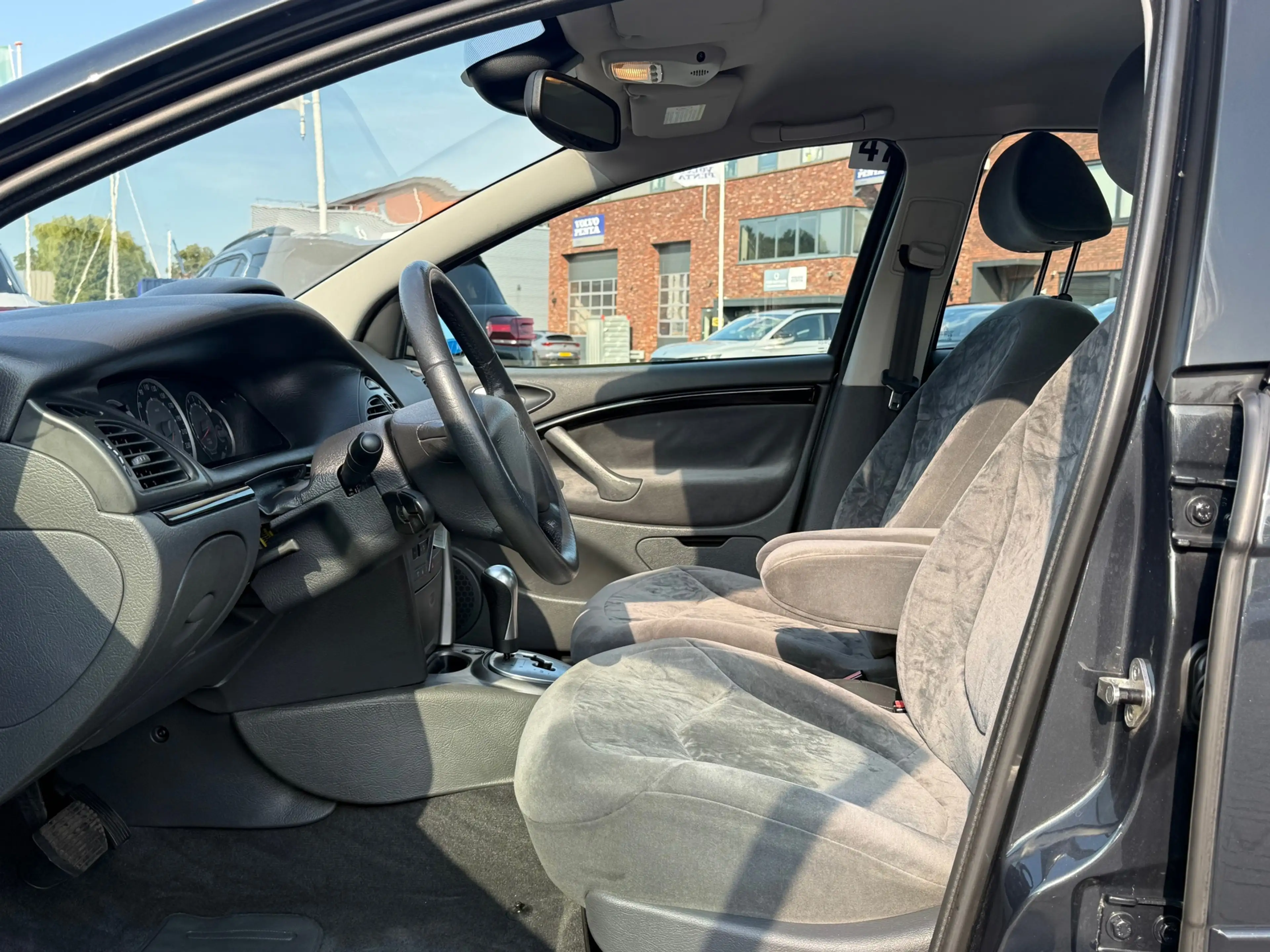 Citroen C5 3.0 V6 EXCLUSIVE AUT6 UNIEK, ORIGINEEL NL AUTO+ NA — photo 4
