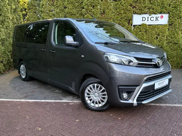 Toyota Proace 2.0d L2 Kombi 8-Sitzer SHZ+DAB+PDC+