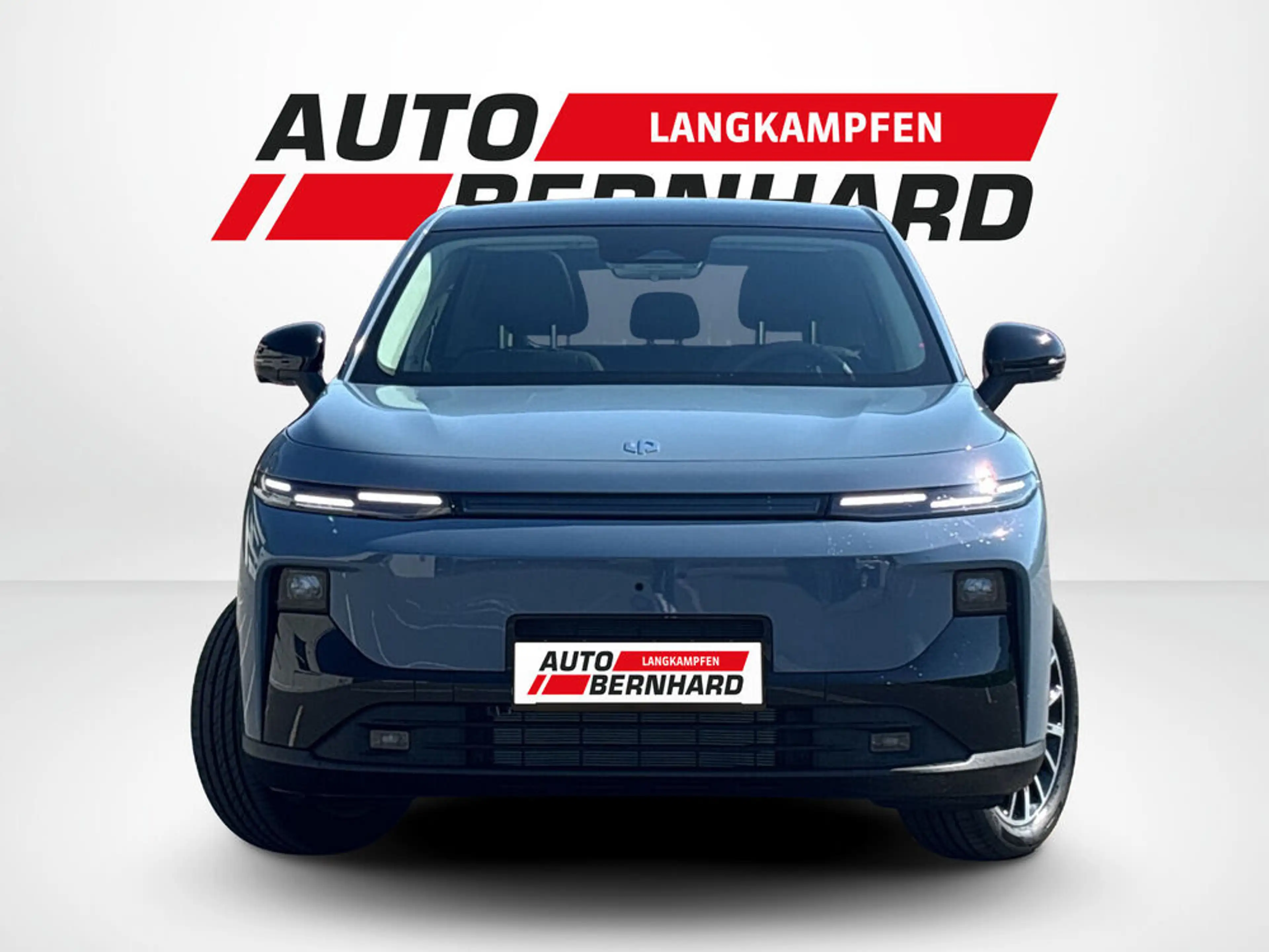 Leapmotor B10 B10 Design REEV HYBRID — photo 3