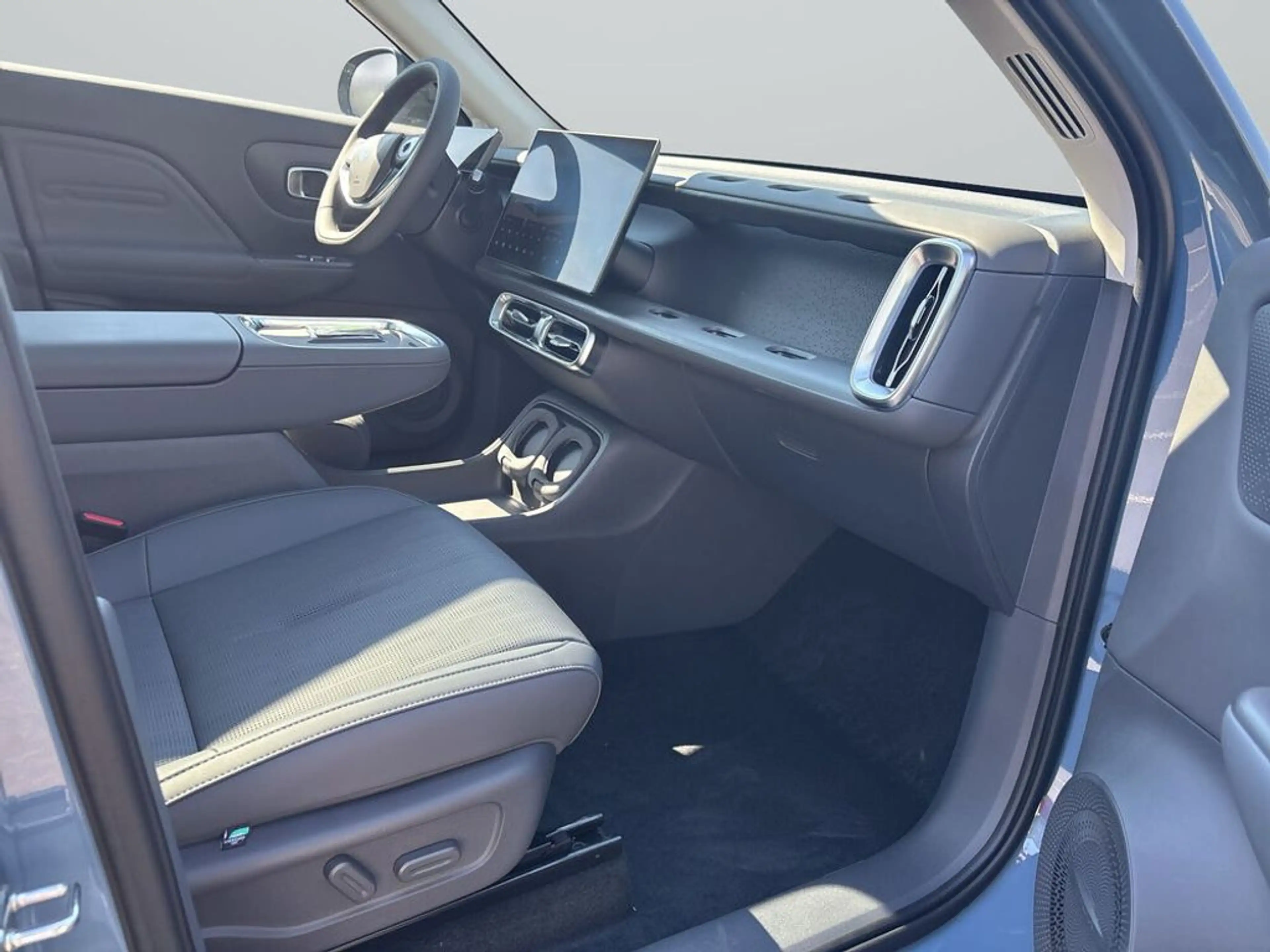 Leapmotor B10 B10 Design REEV HYBRID — photo 12