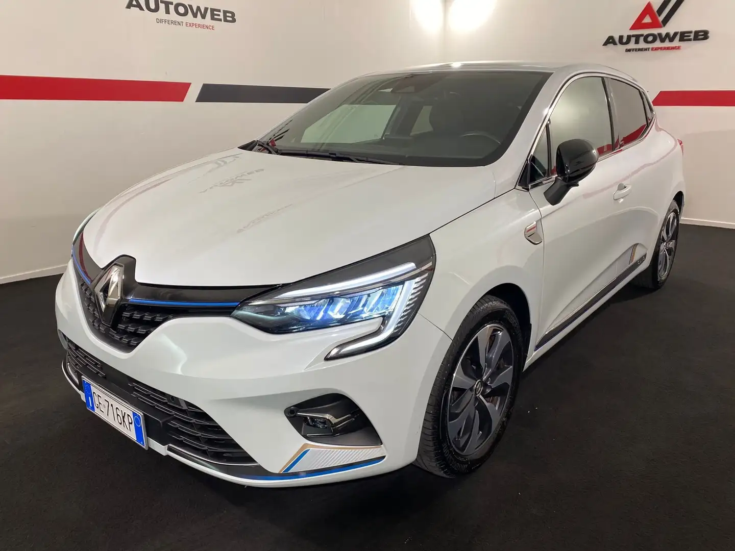 Renault Clio Full Hybrid E-Tech 140 CV 5 porte Initiale Paris Bianco - 1
