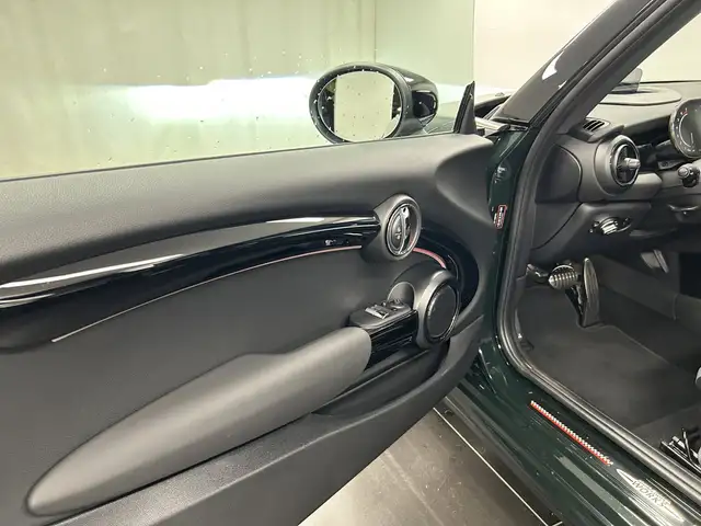 Mini Cooper view 15