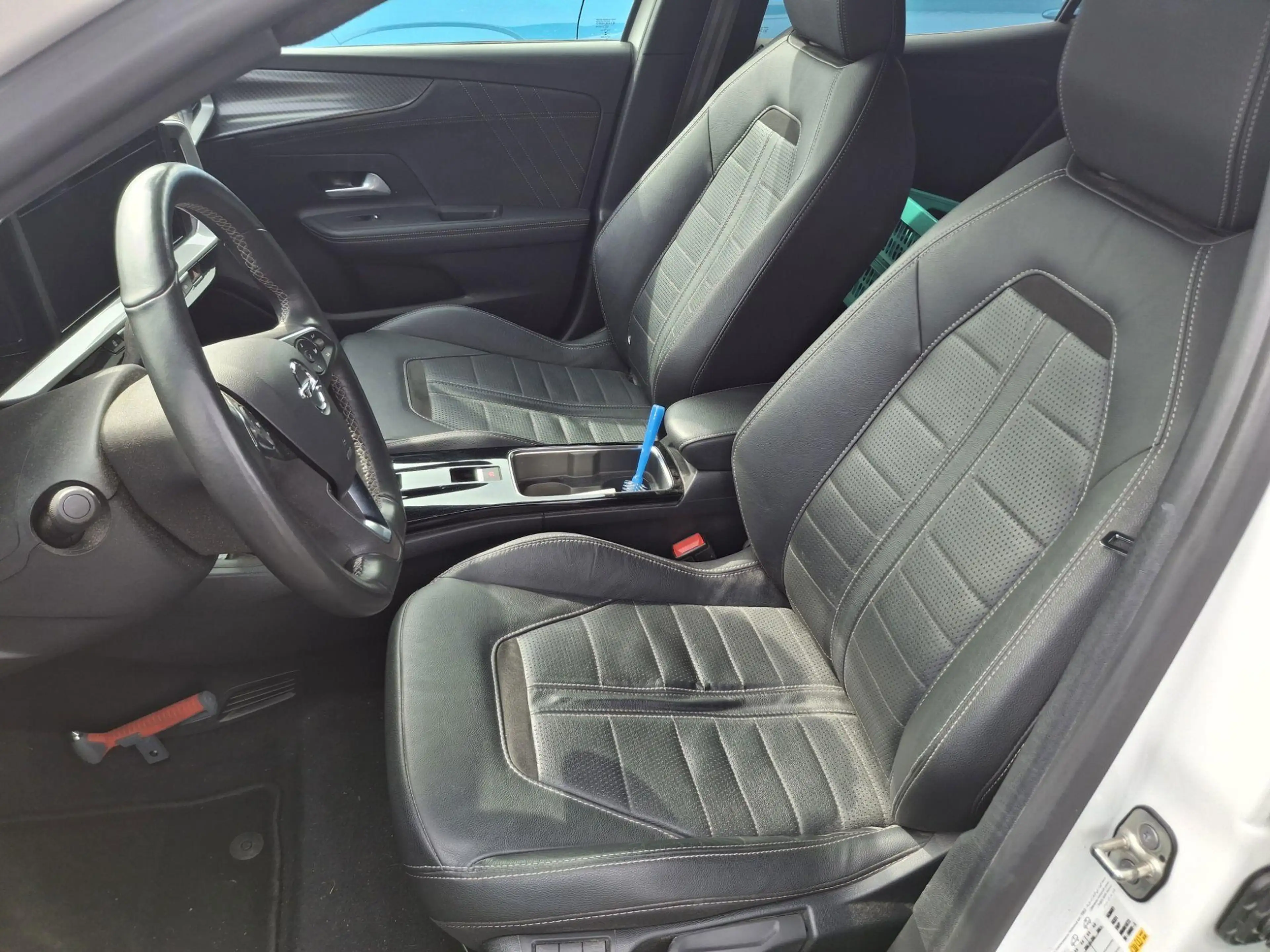 Opel Mokka-E Ultimate 50-kWh 11kw bl. | 136pk | Lederen Bekledi — photo 10