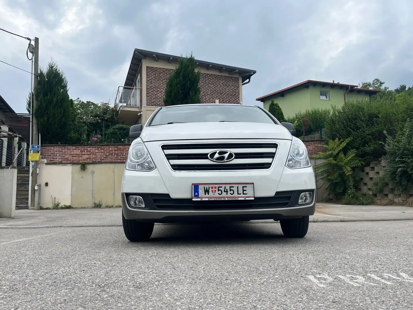 Hyundai Starex Starex 2,5 CRDi Comfort Comfort Weiß - 2