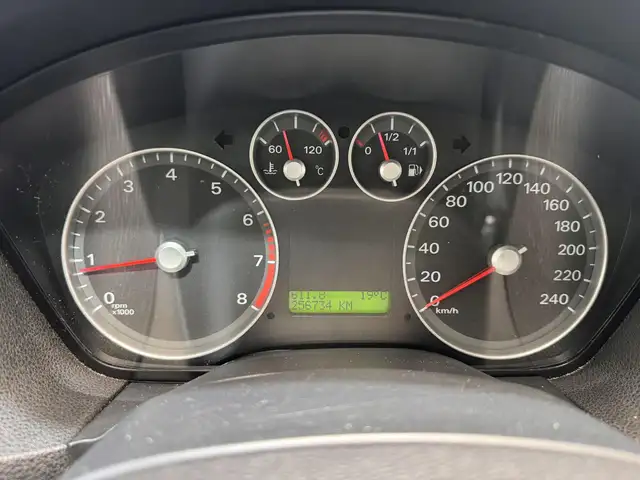 Ford Focus view 15