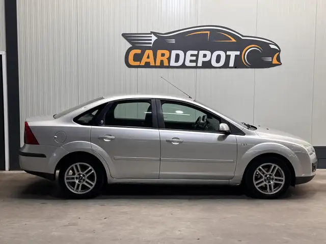 Ford Focus view 4
