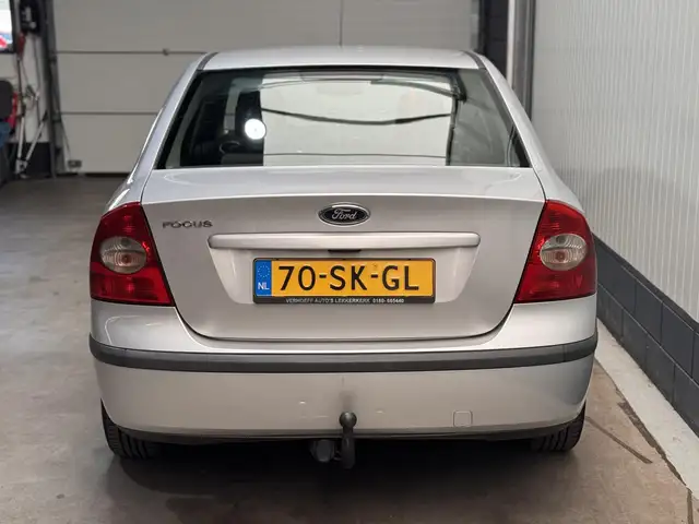 Ford Focus view 6